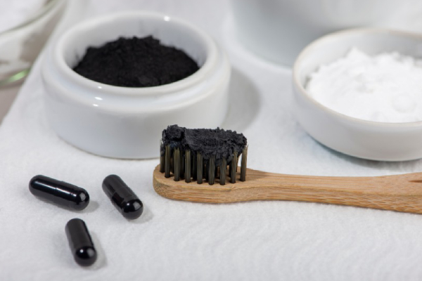 Peligros-del-blanqueamiento-dental-casero